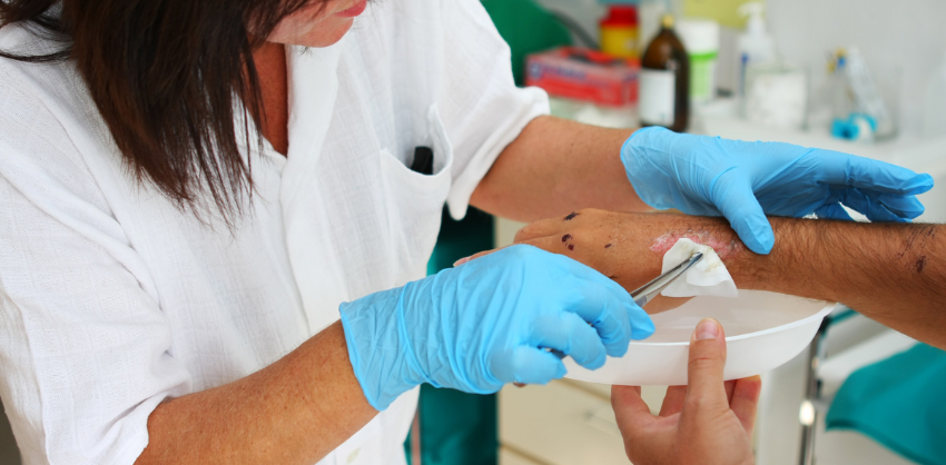 wound-dressing-at-home-service-in-lucknow